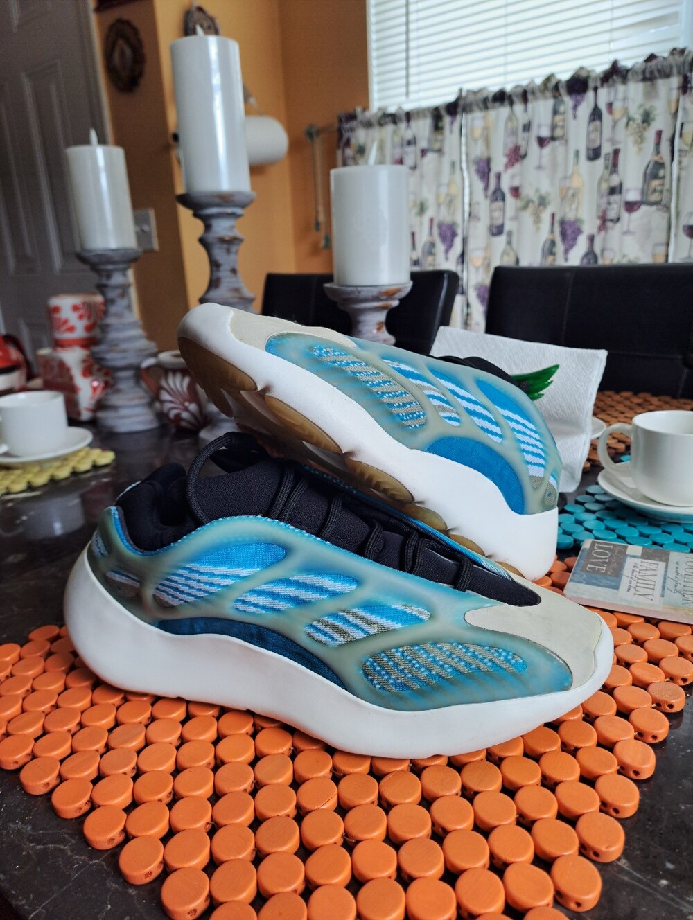 adidas Yeezy 700 V3 Arzareth Blue/White/Black Low Top Mesh Lace-Up Size 10.5